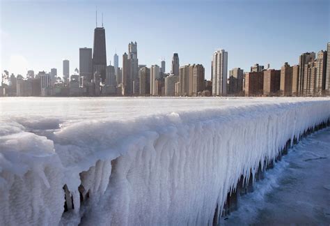 Stunning ice photos | Chicago winter, Pictures of the week, Lake michigan