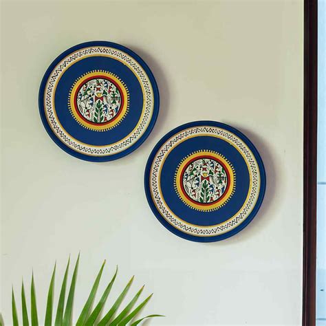 'The Warli Tales' Hand-painted Terracotta Wall Plates Wall Decor (20.3 ...
