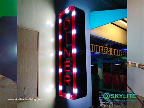 Diner Sign Design 的图像结果