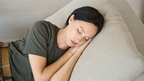 How Does The ‘Military Sleep Method’ Help You Fall Asleep? Fast, Simple ...