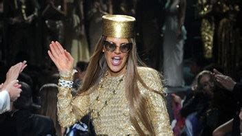 AmfAR gala: 33 spectacular gold dresses | Vogue India