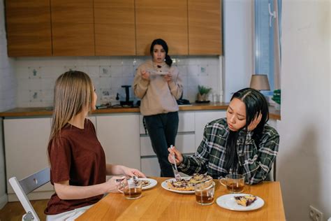 Why You Get a Headache After Eating and How to Stop It ? - ShieldMedicalGroup