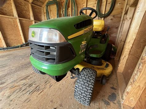 John Deere LA115 Mower, 42in. Deck, 19.5HP Gas, 223.5 Hrs