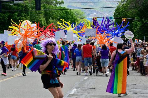 Thousands take to SLC’s streets for 2023 Pride Parade - The Globe