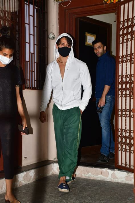 Tiger Shroff's Grinch Pants With Graphic Espadrilles Makes For A ...