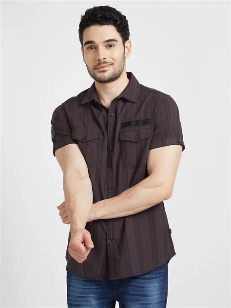 Spykar Men Dark Grey Cotton Slim Fit Half Sleeve Denim Shirt