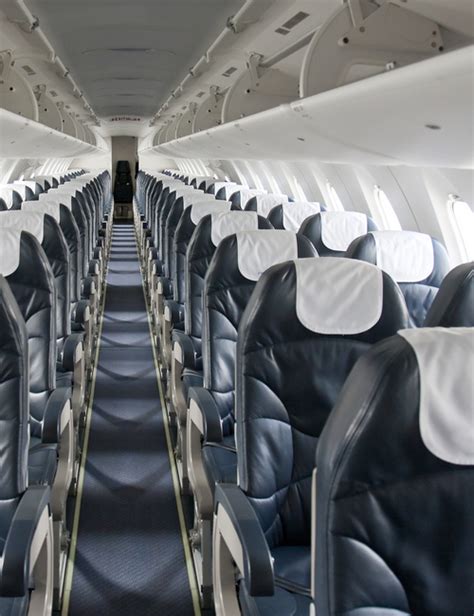 Economy Business First Class 的图像结果