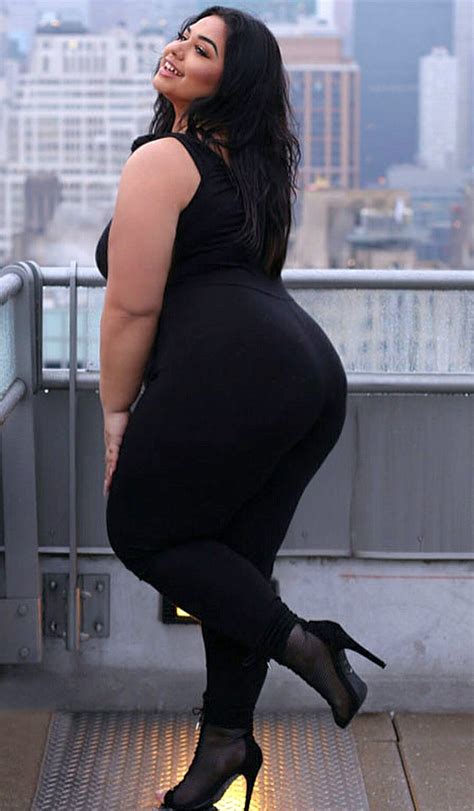 Épinglé sur Curvy - Plus size - Shapely - Chubby - Beautful Girls