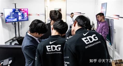 EDG拿下世界总冠军，汉子哥变“憾”子哥，送了EDG最后一程_东方体育