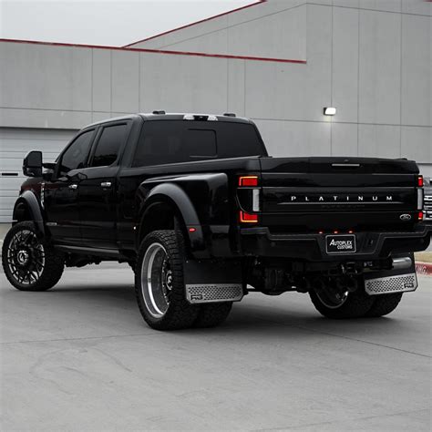 Pitch Black, Lifted Ford F-450 Dually on Spiked 26s Is Not Your Average “Hi-Riser” - autoevolution