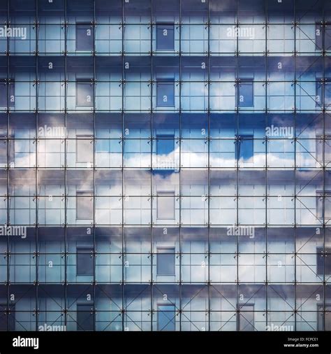 Building Front View 的图像结果