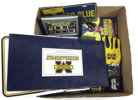Lot - Assorted University Of Michigan Merchandise
