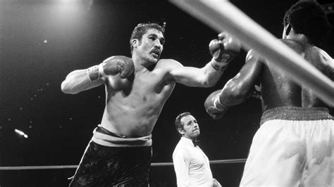 Boxing Black and White 的图像结果