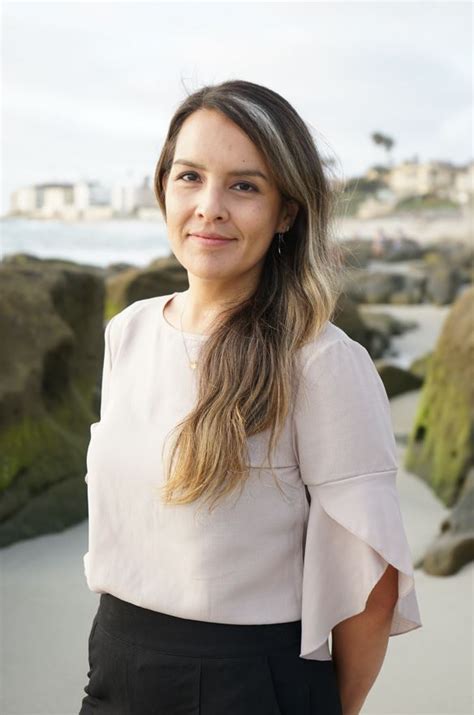 daniela vazquez - About BrightMind