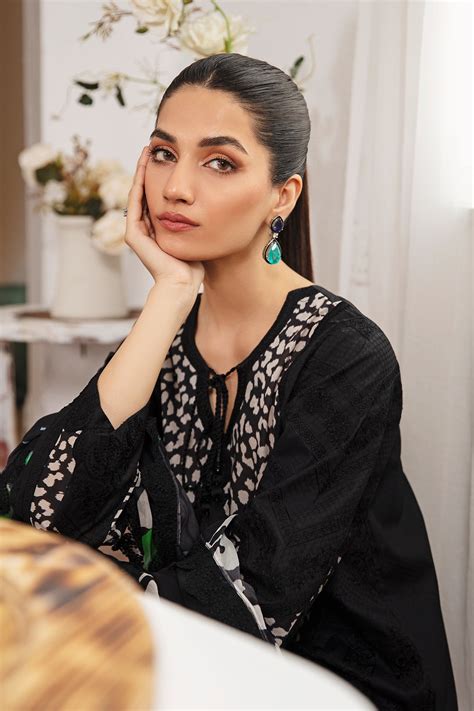 Charizma Monochrome Lawn Collection – CM23-04 – YourLibaas