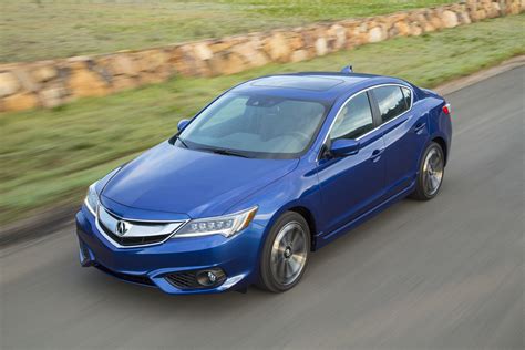 Acura ILX (2017) - picture 5 of 16