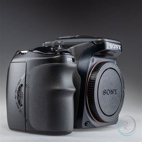 2006 година - Sony Alpha A100