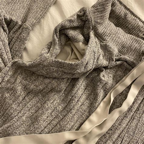 Super soft light weight gray Abercrombie and fitch... - Depop