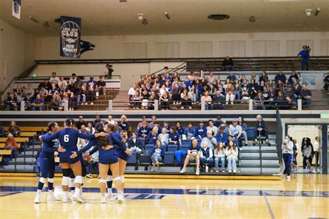 Nevada Volleyball vs. Utah State, Virginia Street Gym, Reno, 15 October ...