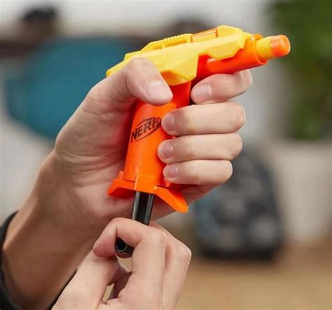 Shop Marvel Nerf Alpha Strike Stringer Sd-1, Unisex, 4Y+ (Multicolor ...