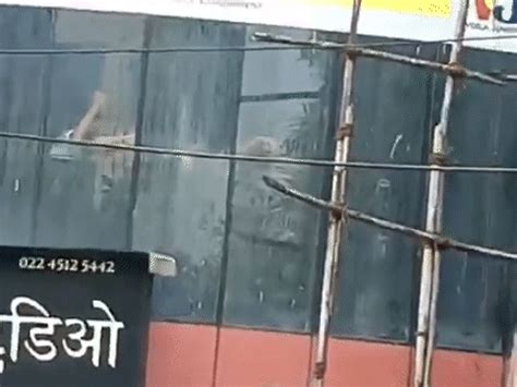 Man who held 20 children hostage in Mumbai shot dead; Delhi Police ...