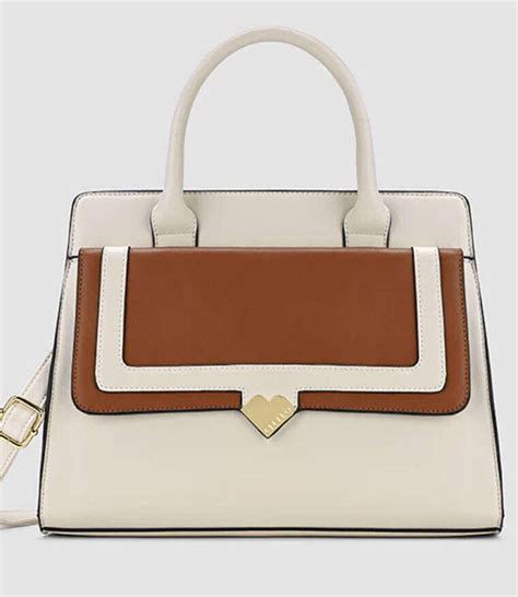 7 Must-Have Ensembles For A Perfect Capsule Wardrobe