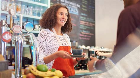 Friendly Body Language in Service Industry 的图像结果