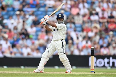 Rishabh Pant, Sanjay Manjrekar, MS Dhoni, Sunil Gavaskar, India ...