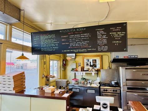 Restaurant App Using Bootstrap On Mobile 的图像结果