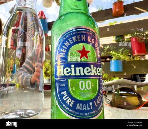 Alfresco dining experience hi-res stock photography and images - Alamy