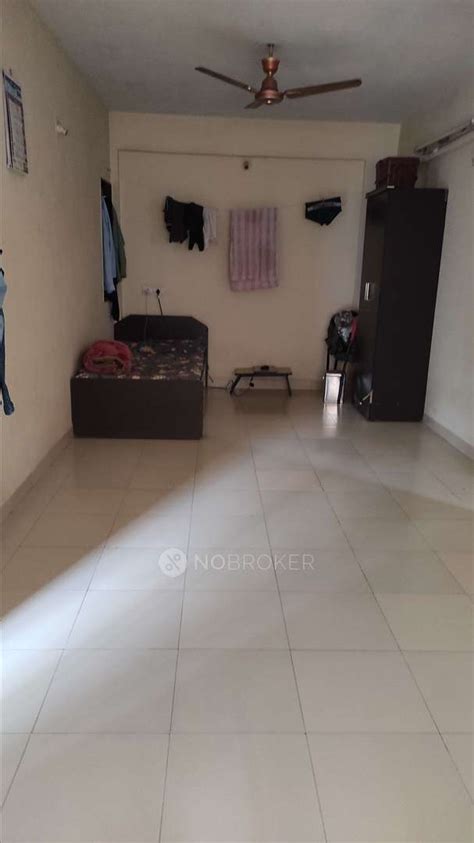 Sadguru Marutinath Nivas bulding Samudra Bar And Restaurant Rent ...