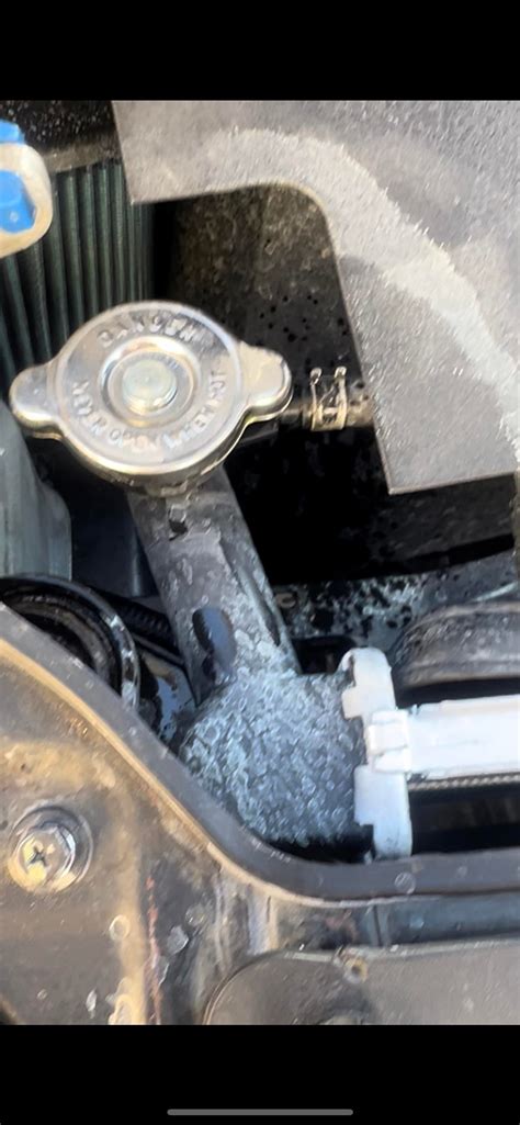 Coolant Leaking From Radiator Cap 2025 Photos & Videos #798