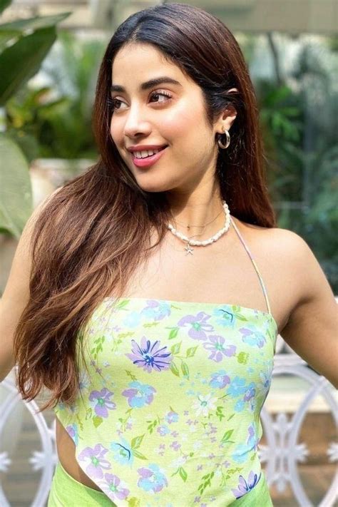 Conditioner Or Hair Mask: Which One Do Your Damaged Strands Need?