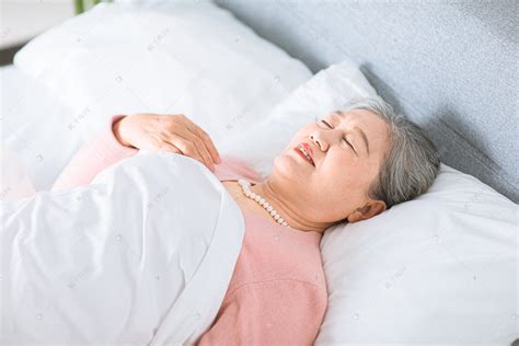 怎么样让老年护理院的老人睡一个好觉？