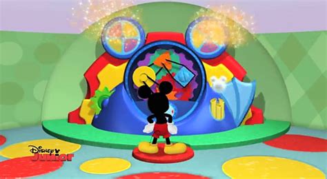 Goofy Babysitter Watch: Mickey Mouse Clubhouse How To Use Glue Stick