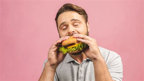 男子连吃100天麦当劳减重53斤，因为他这么做了！ - 哔哩哔哩