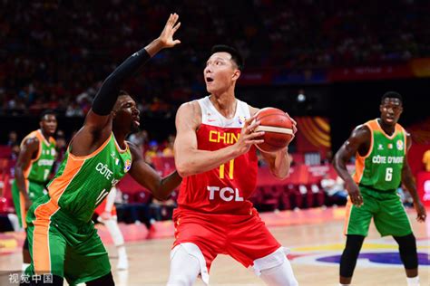 高清：中国男篮官方写真 扬帅率队冲击亚锦赛--体育--人民网