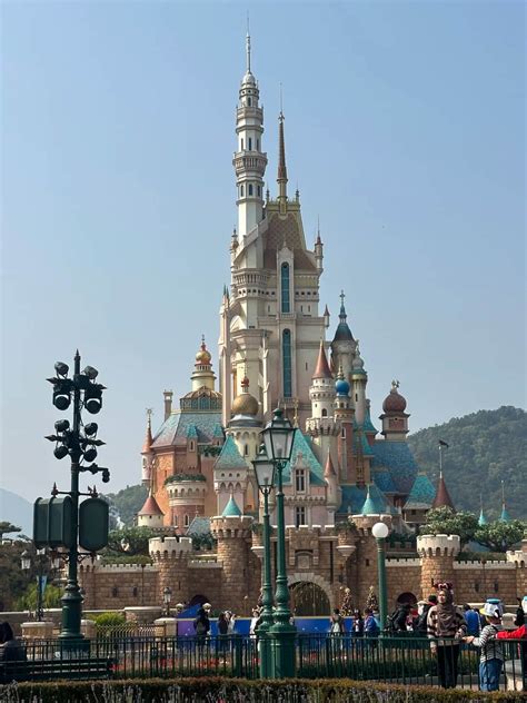Hong Kong Disneyland | Attractions | Travel China | ChinaGoTrip - Your Ultimate China Travel Guide