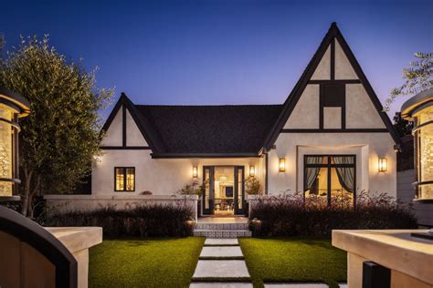 Photo 1 of 12 in Mark Langos Redesigned Oasis in LA’s Beverly Grove ...