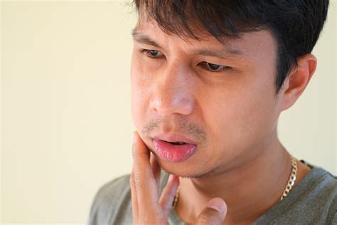 My Face Is Swelling; Should I See My Emergency Dentist? - Pickett Family Dental