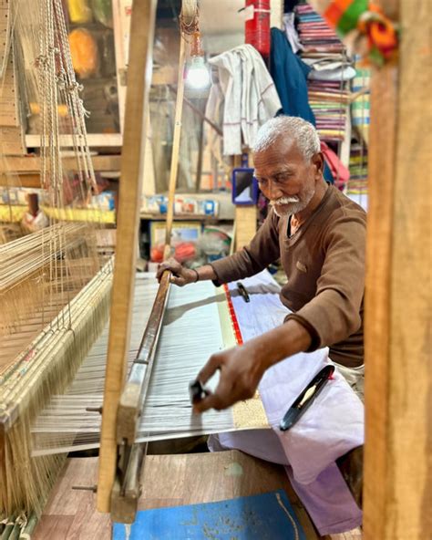 Blue And Red Pure Bengali Cotton Taant Handloom Saree. – BharatSthali