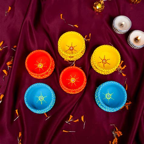 Vividha Handpainted Terracotta Diya (Set Of 6) – Samskara Home
