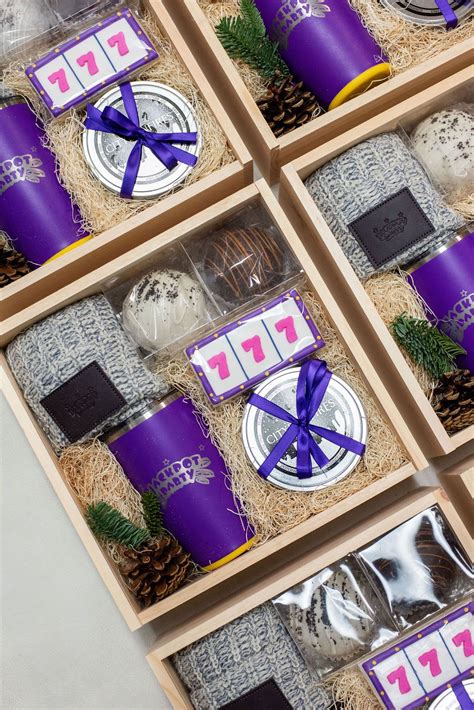 Top 10 corporate holiday gift box designs of 2020 – Artofit