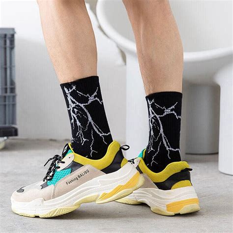 LIGHTNING EDITION – Sockscarving