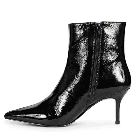 Buy Women Boots Online - Women Leather Boots - SaintG India