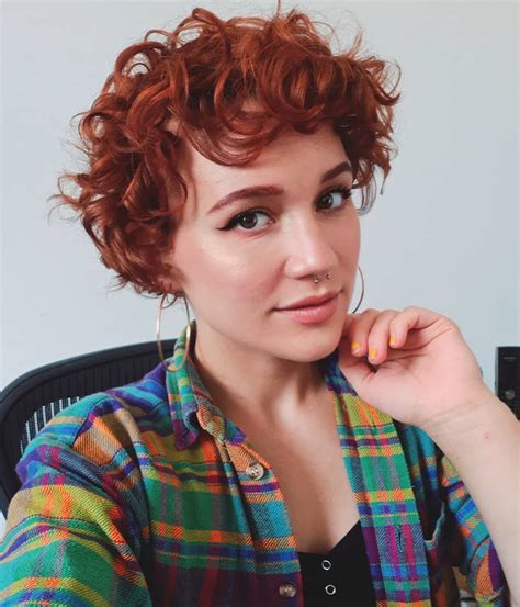 20 Perfect Looks For Short Curly Hair | StylesRant | Short red hair ...