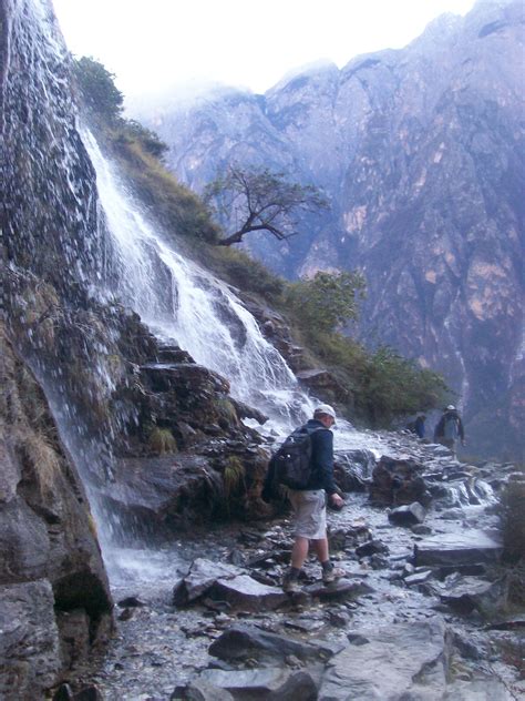 Tiger Leaping Gorge - Hiking Yunnan Province