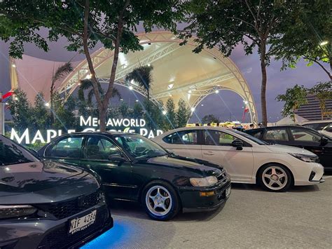 Maple Grove Parade | Starbucks is now brewing here at Maple Grove ...