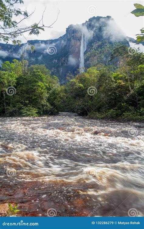 River Churun and tepui stock image. Image of auyantepui - 132286279