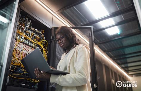 Computer Engineering vs Computer Science 的图像结果